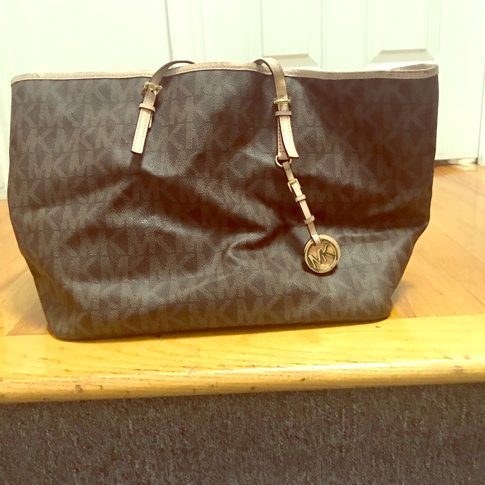 Michael Kors Jetset Monogram Tote